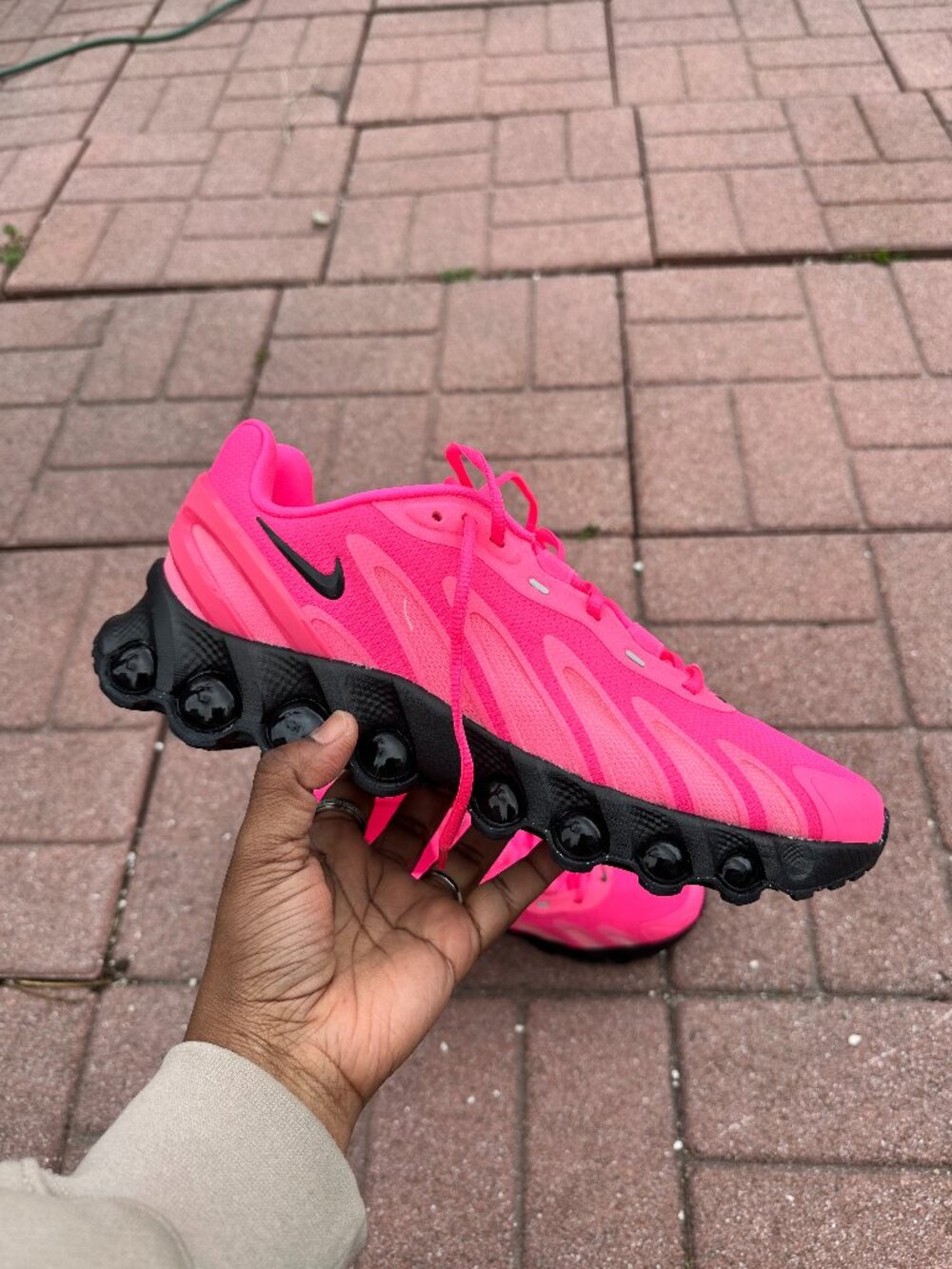 Size 10 - Nike Air Max DN8 - Hyper Pink/Black